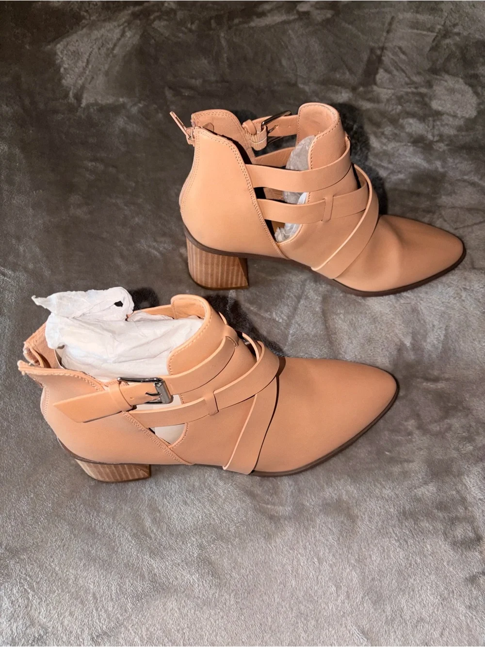Buckle stylish tan